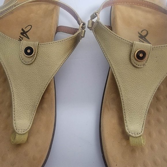 Athlefit Women's Comfortable Orthopedic Sandals Thong Dressy T-Strap SIZE 9 GOLD - Picture 3 of 15